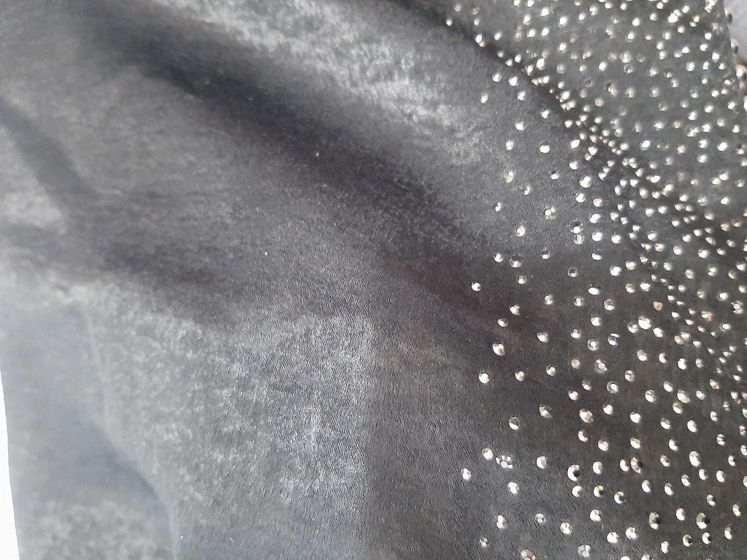 دوعدد شال مجلسی کاملا مشکی شاین دار و لبه نگینی|لباس|قرچک, محمد آباد|دیوار