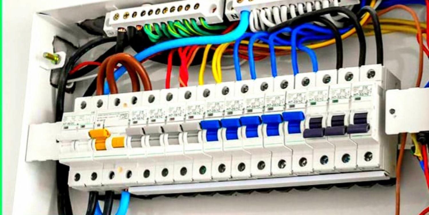 برق کار . برقکاری . نصب آیفون . نصب خط تلفن ثابت|خدمات پیشه و مهارت|اراک, |دیوار
