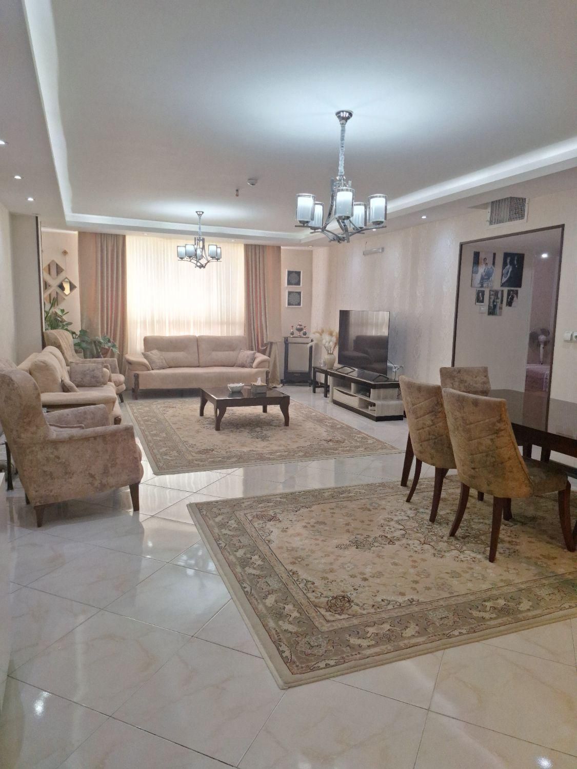 فروش آپارتمان ۱۱۰ متری ۲ خوابه در مخابرات|فروش آپارتمان|شاهین‌شهر, پاسداران|دیوار