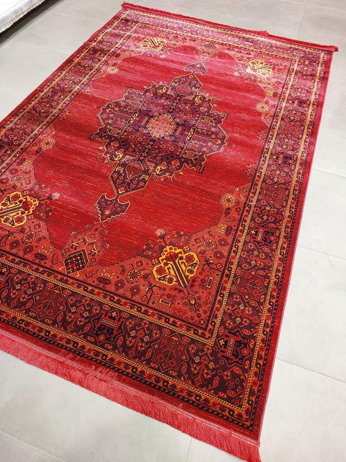 فرش ترنج دار قرمز لاکی مشکی ذغالی مدرن|فرش|تهران, ایرانشهر|دیوار