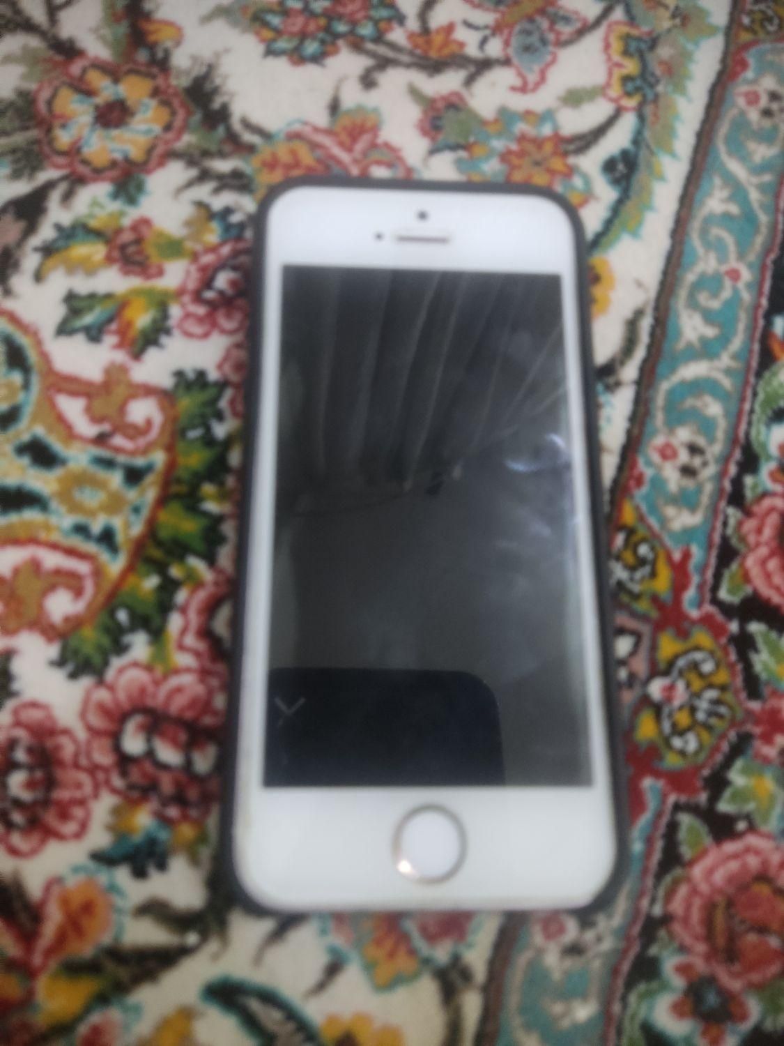 اپل iPhone SE با حافظهٔ ۱۲۸ گیگابایت|موبایل|تهران, اکباتان|دیوار