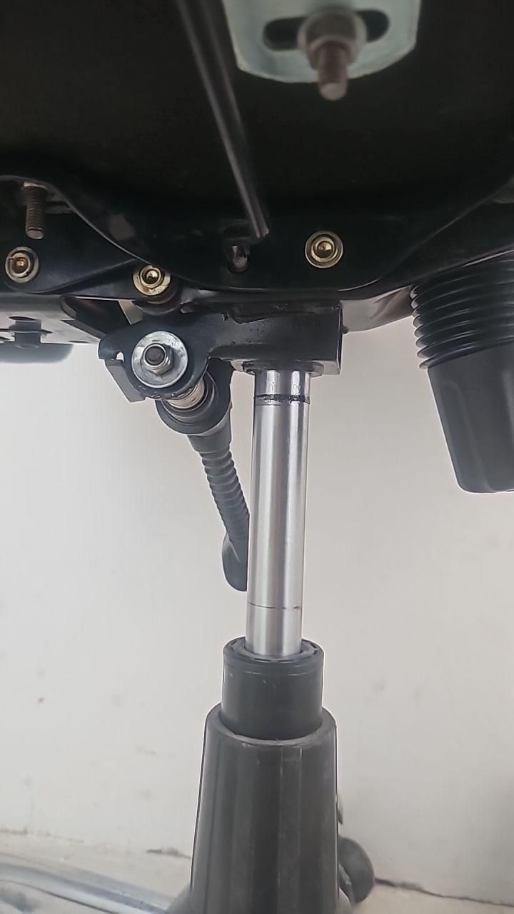 تعمیر انواع صندلی های چرخدار اداری|خدمات پیشه و مهارت|خرم‌آباد, |دیوار