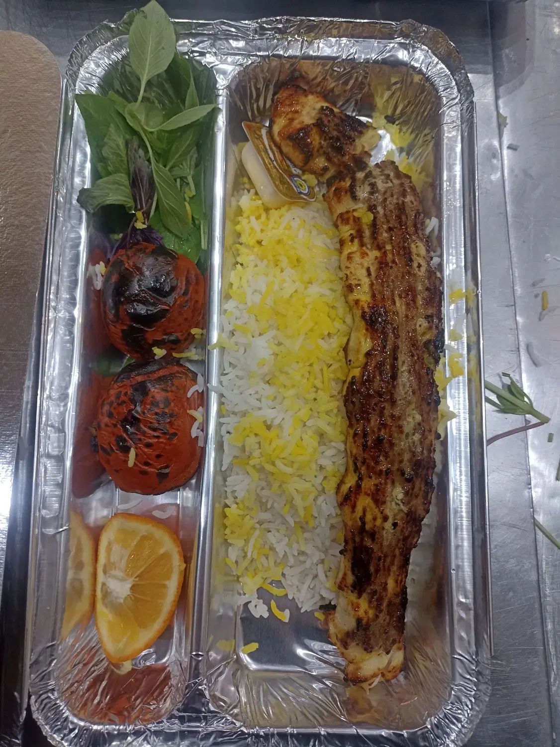 به یک آشپز خانم برای کار در تهیه غذا نیازمندیم|استخدام خدمات فروشگاه و رستوران|پردیس, فاز ۲|دیوار