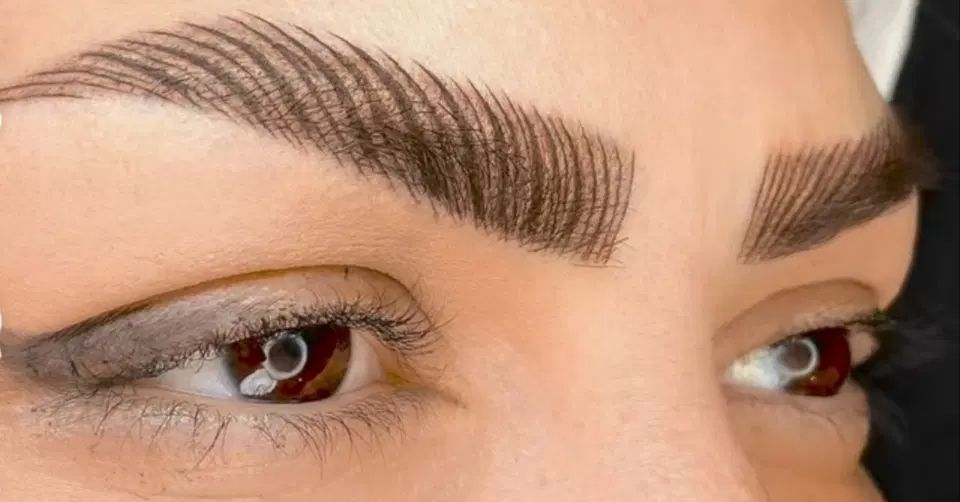 تبدیل ابروهای دودی وزغالی به قهوه ای روشن وخوشرنگ|خدمات آرایشگری و زیبایی|شهریار, شهریار|دیوار
