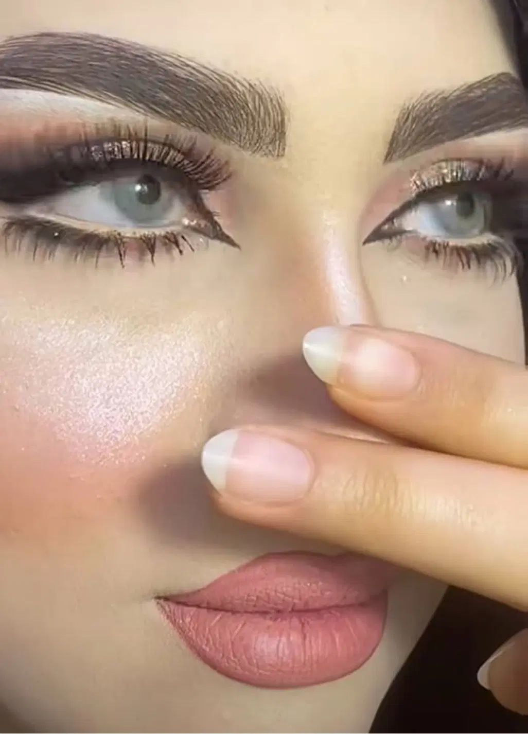 میکاپ تخصصی عروس و مهمانی گریم حرفه‌ای باماندگاری|خدمات آرایشگری و زیبایی|خرمشهر, |دیوار