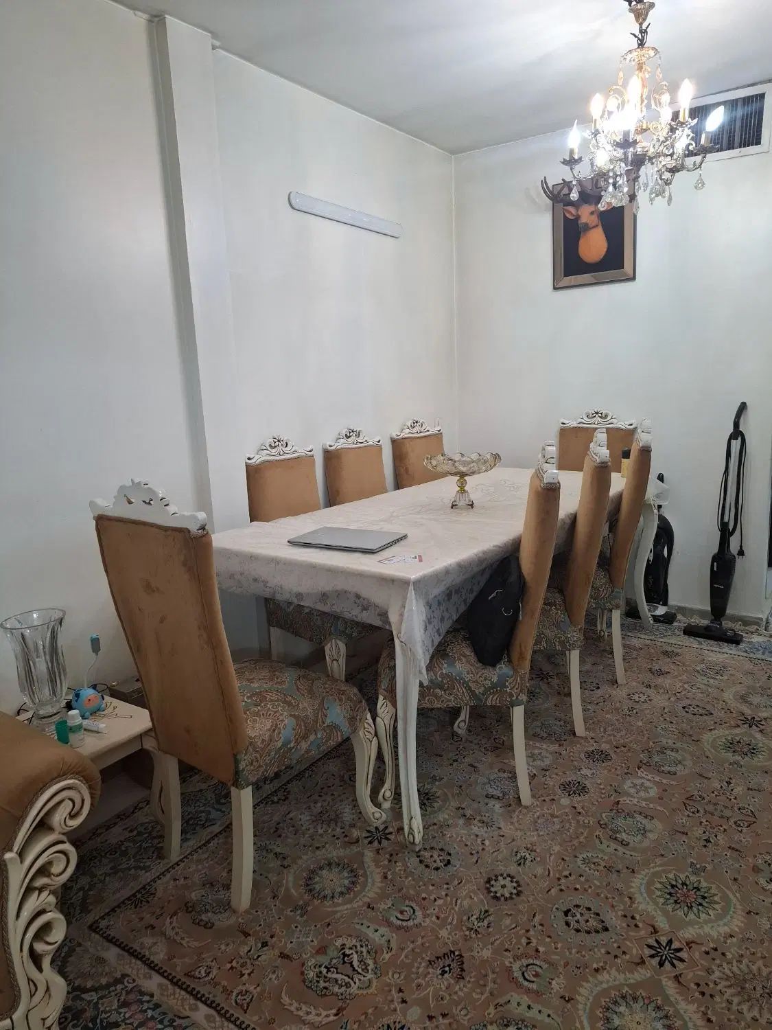 مبل ۷ نفره و ناهارخوری ۸ نفره و دو عدد ویترین|مبلمان خانگی و میز عسلی|تهران, سنگلج (شاپور)|دیوار