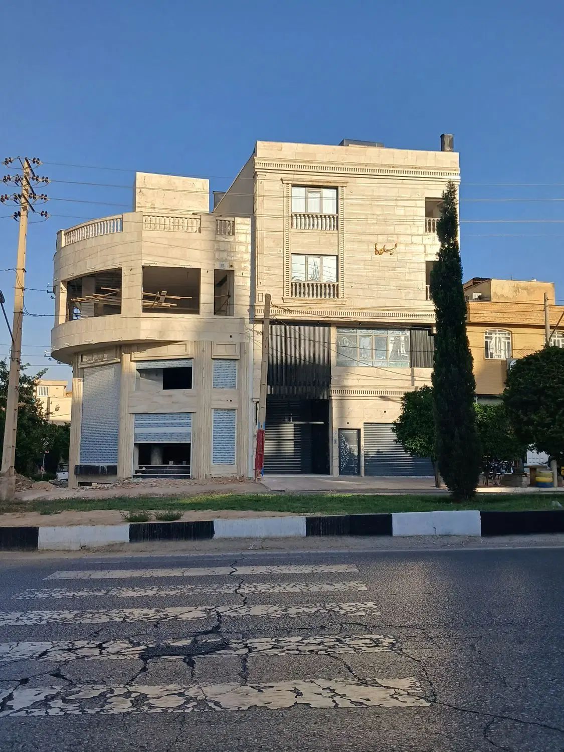 فروش ملک تجاری مخصوص رستوران واقع در  سفیر جنوبی|فروش مغازه و غرفه|شیراز, فرگاز|دیوار