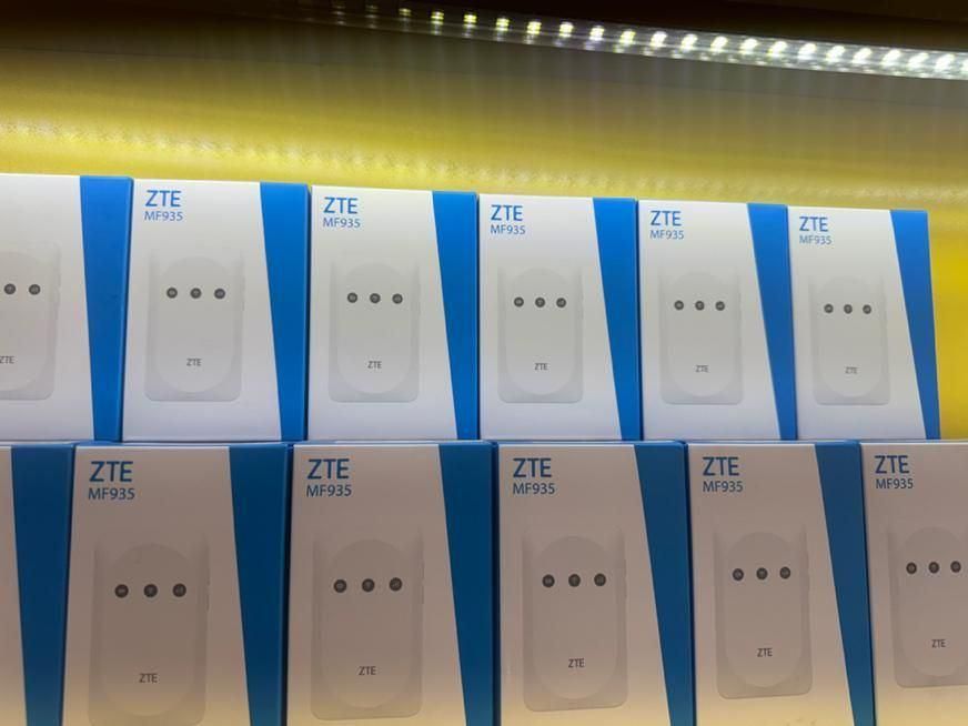مودم 4G LTE قابل حمل زد تی ای مدل ZTE MF935|مودم و تجهیزات شبکه|یزد, |دیوار