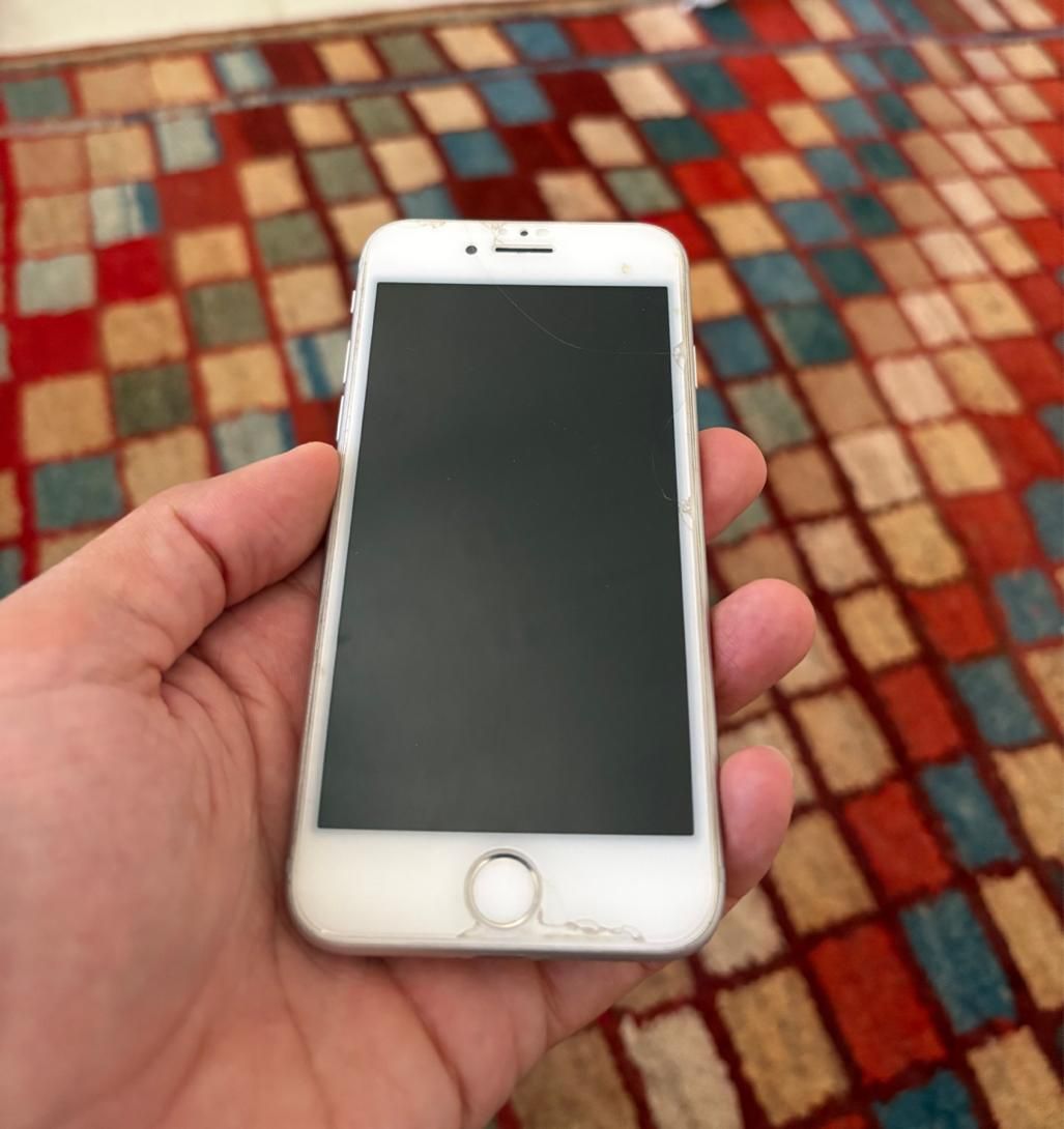 اپل iPhone 8 با حافظهٔ ۶۴ گیگابایت|موبایل|تهران, ایرانشهر|دیوار