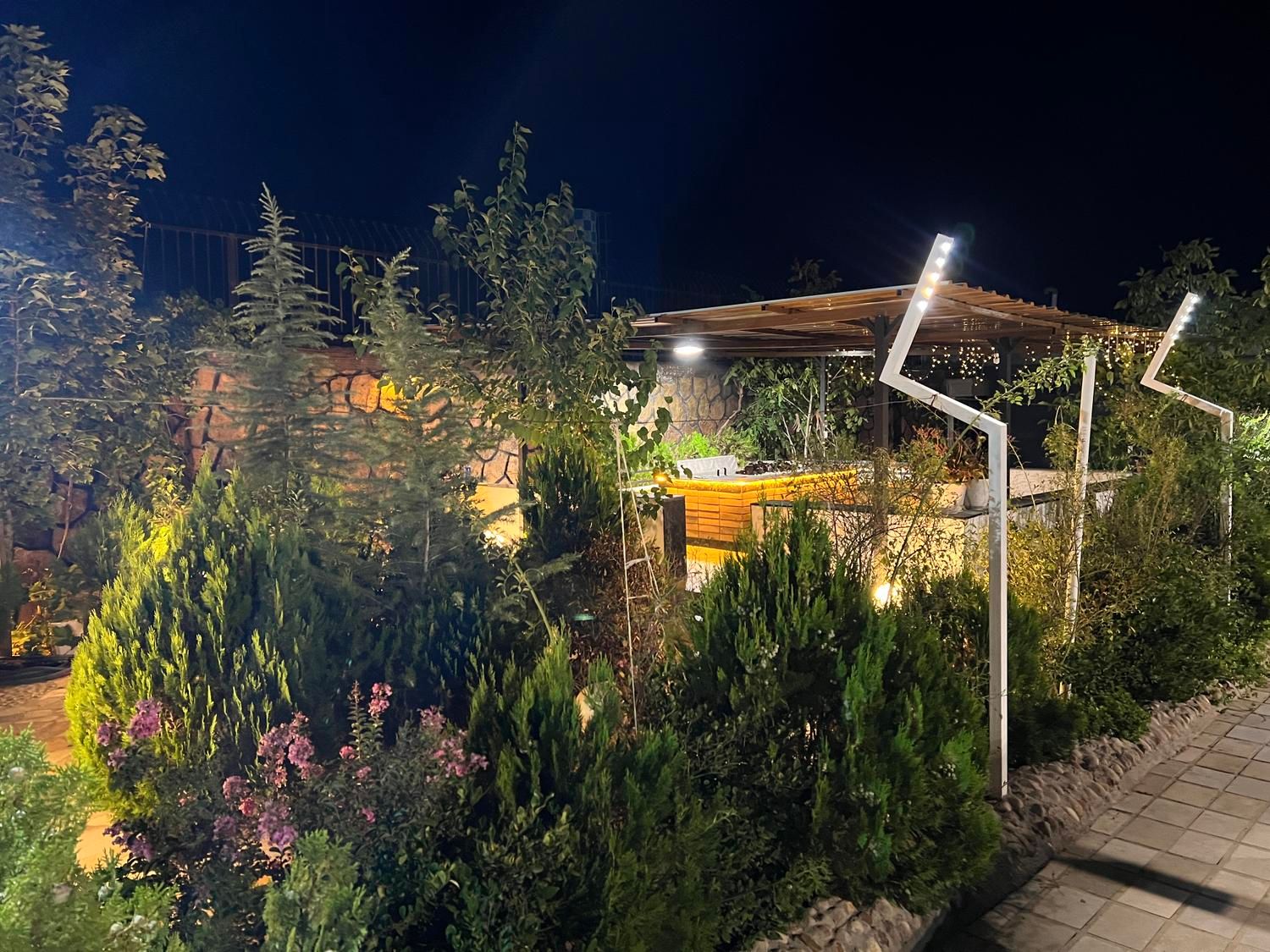 اجاره باغ ویلا اب گرم سر پوشیده|اجارهٔ کوتاه‌مدت ویلا و باغ|شیراز, گویم|دیوار