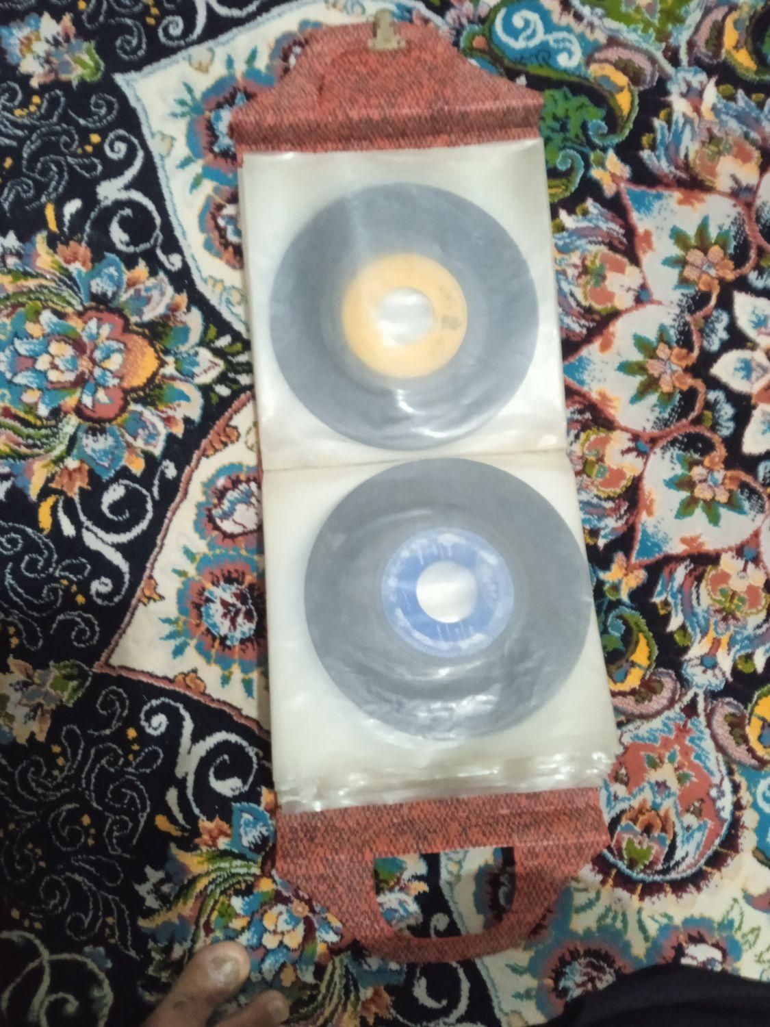 گرامافون خیلی قدیمی مربوط به قبل از انقلاب|سیستم صوتی خانگی|شهرضا, |دیوار