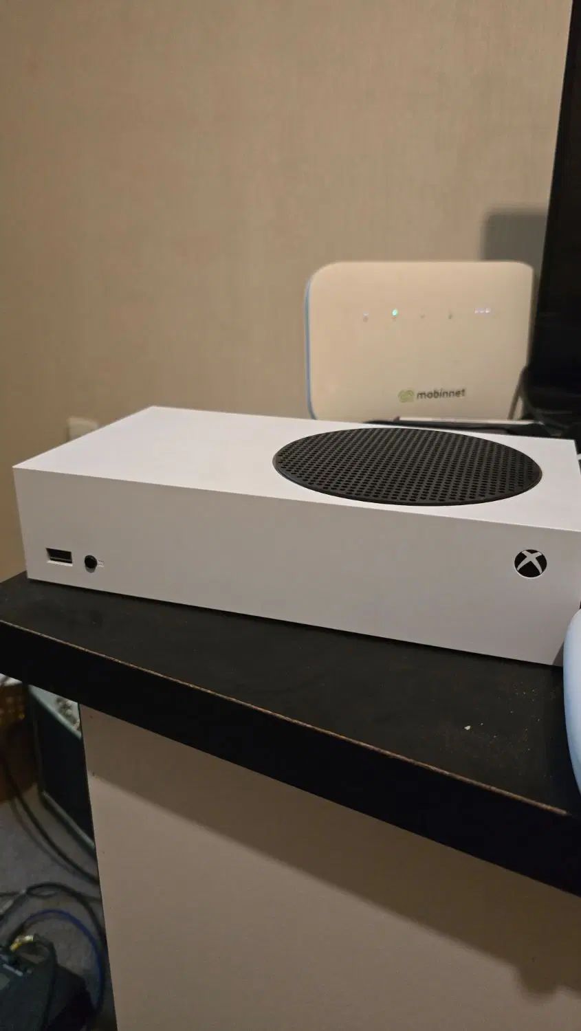 Xbox Series S در حد نو|کنسول، بازی ویدئویی و آنلاین|رشت, منظریه|دیوار