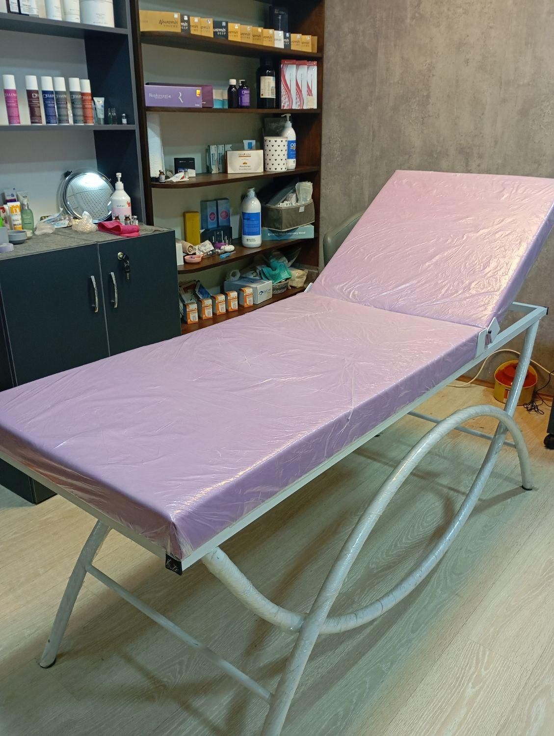 تخت تاشو مخصوص مژه‌کار ماساژ فیشیال اپیلاسیون|آرایشی، بهداشتی، درمانی|آمل, |دیوار