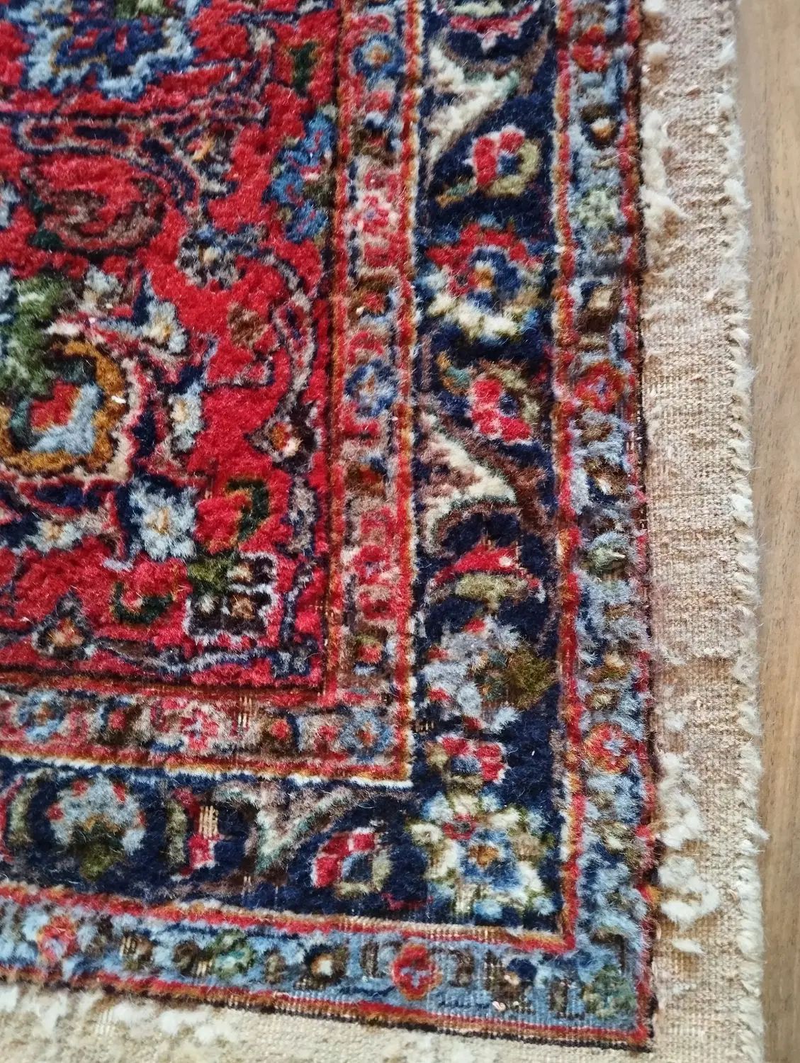 یک پشتی  فالیچه  یک فرش ۱۲متری دستی .|فرش|مشهد, رستگار|دیوار
