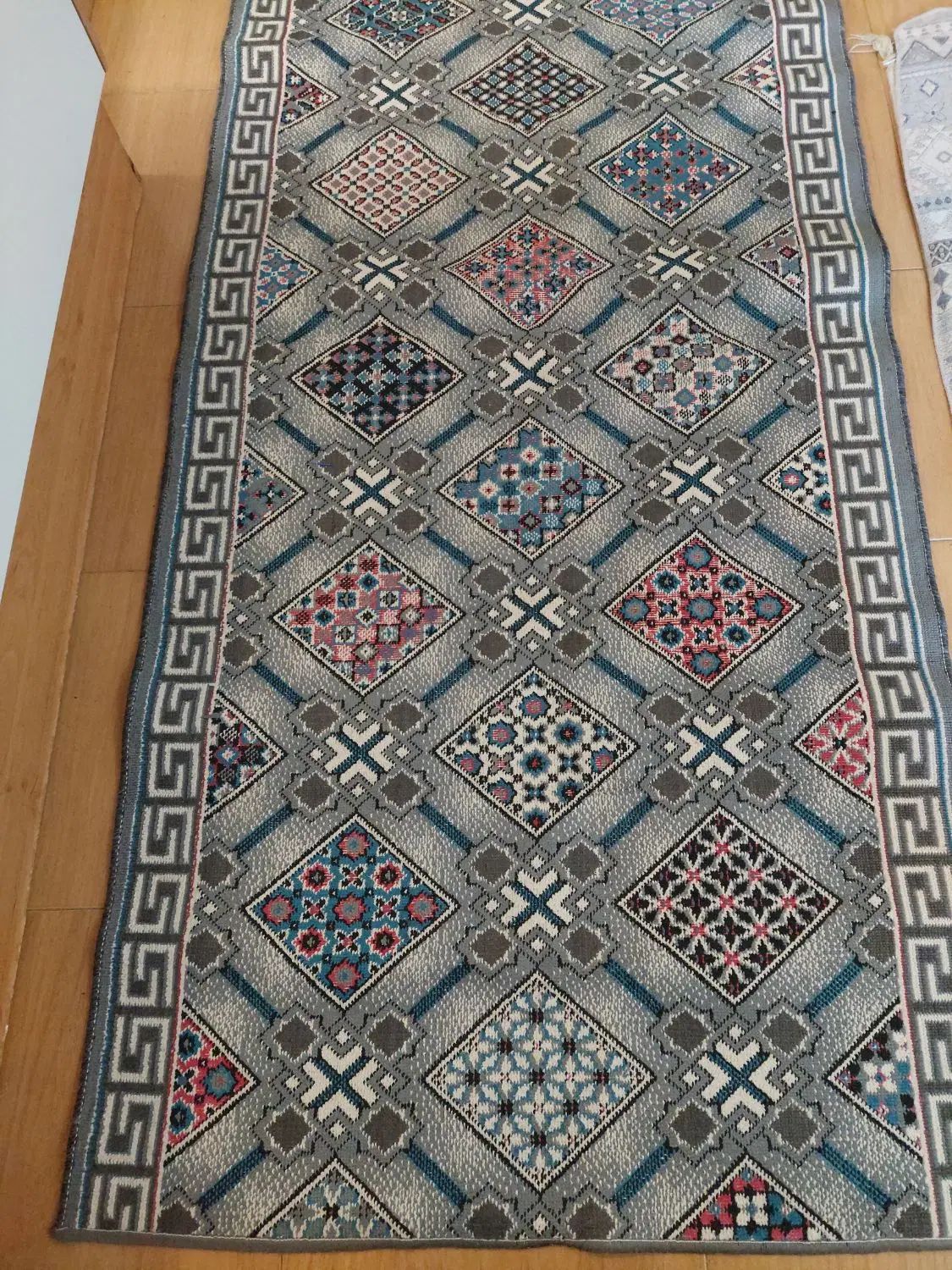 کناره ۱در۲|گلیم، جاجیم، گبه|تهران, تسلیحات|دیوار