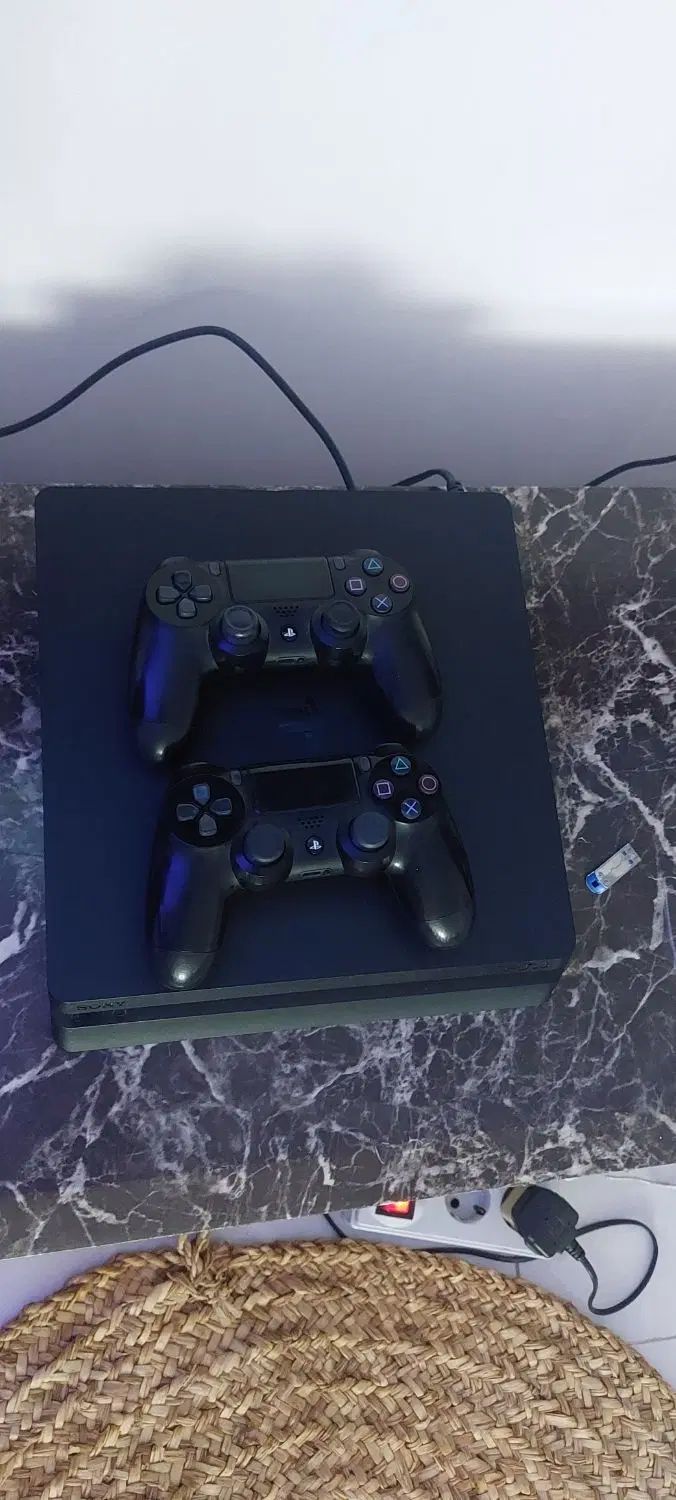 ps4اسلیم کپی خور ۵۰۰ گیگ دارای دو دسته ی اورجینال|کنسول، بازی ویدئویی و آنلاین|تهران, نعمت‌آباد|دیوار