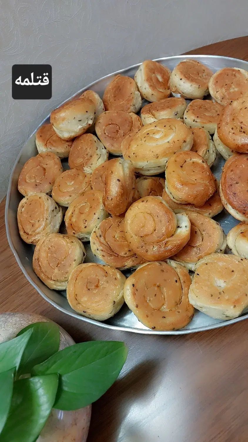 کلوچه خرمایی و نان سیستان|خوردنی و آشامیدنی|اصفهان, گلستان|دیوار