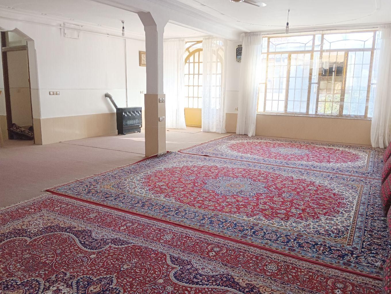 منزل ویلایی بزرگ دلباز حیاط دار مرکز شهر|فروش خانه و ویلا|جهرم, |دیوار