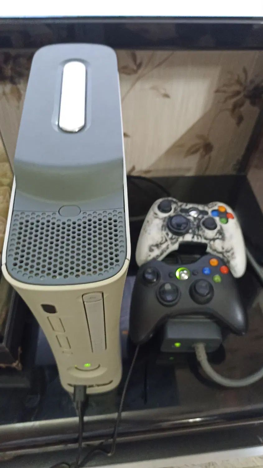 ایکس باکس xbox 360 با هارد ۵۰۰|کنسول، بازی ویدئویی و آنلاین|مشهد, بهشت|دیوار