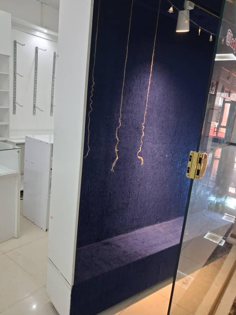 ویترین فروشگاه لباس زیر و لوازم فروشگاه|فروشگاه و مغازه|رودسر, |دیوار