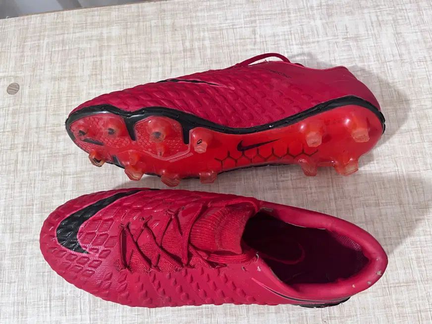 کفش فوتبال خارجی استوک شیشه و کف ژله ای|کیف، کفش، کمربند|آبادان, |دیوار