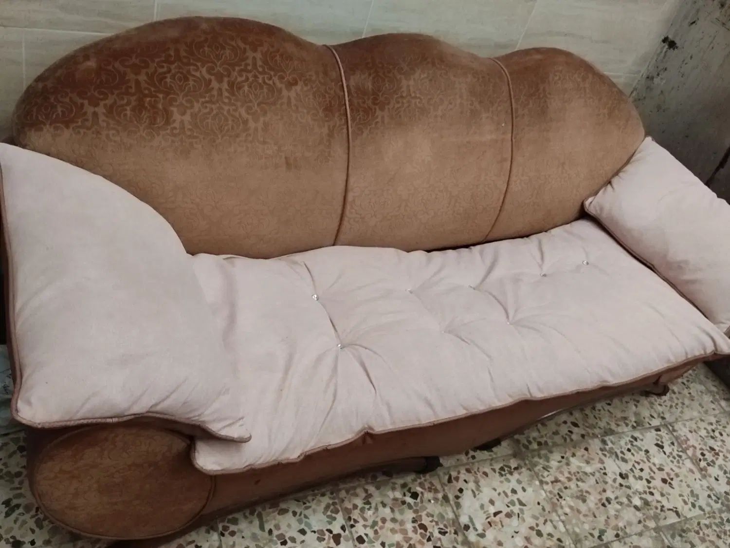 کاناپه ۳ نفره|مبلمان خانگی و میز عسلی|رشت, دروازه لاکان|دیوار