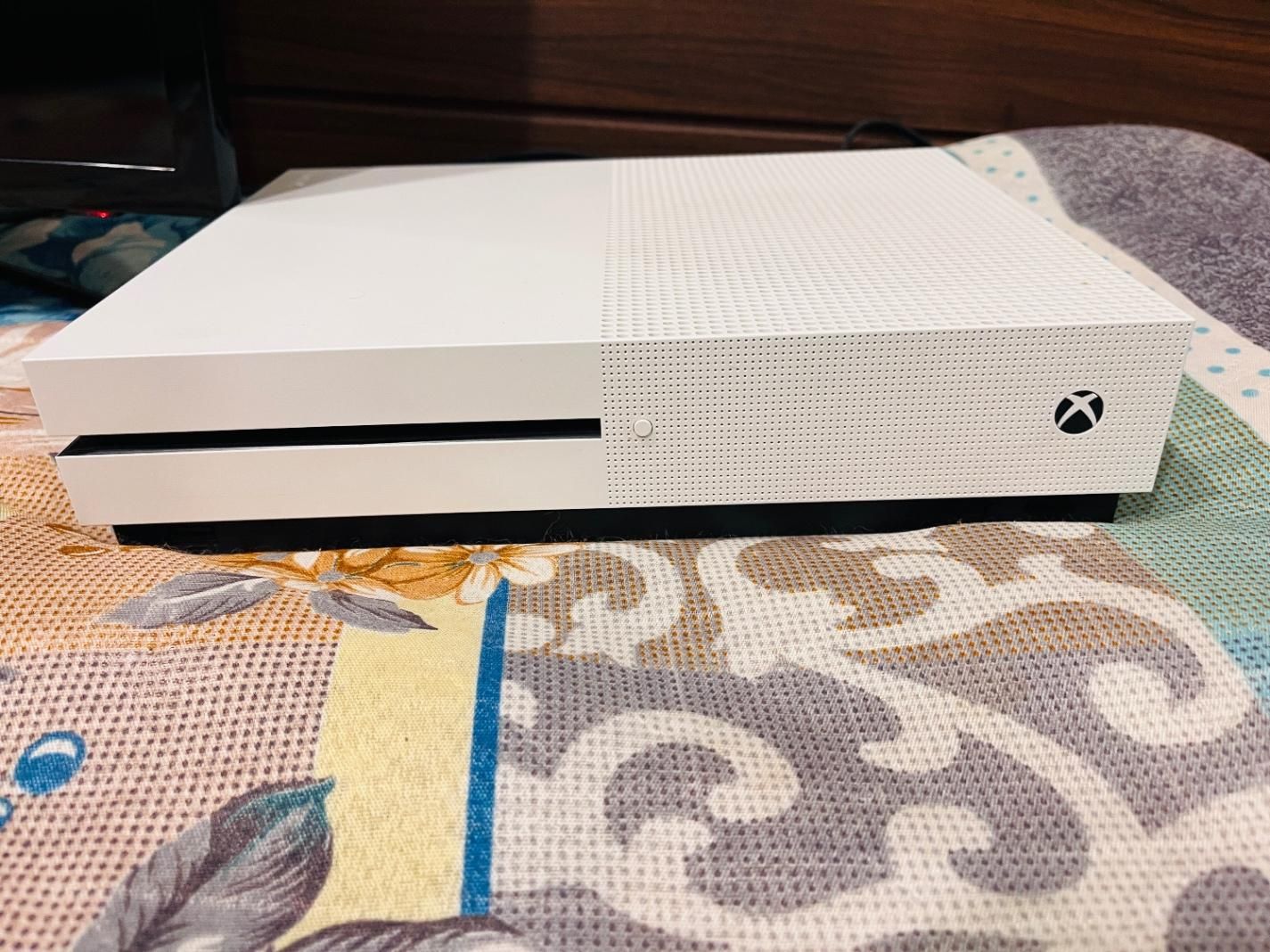 ال سی دی ۴۰اینچ سامسونگ با x box11ترا|کنسول، بازی ویدئویی و آنلاین|تنکابن, |دیوار