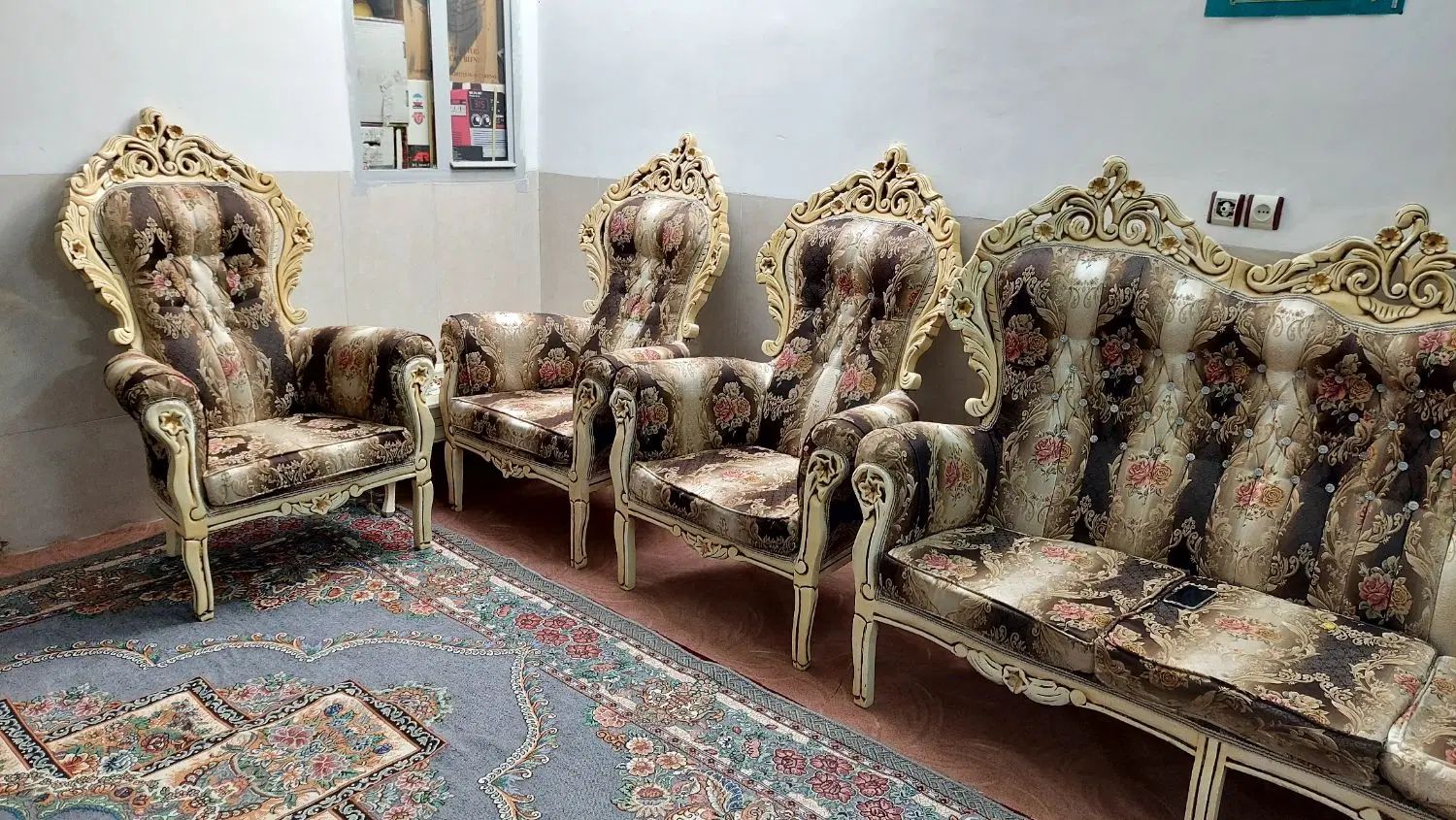 سرویس مبلمان 9 نفره سلطنتی بسیار تمیز|مبلمان خانگی و میز عسلی|مشهد, پورسینا|دیوار