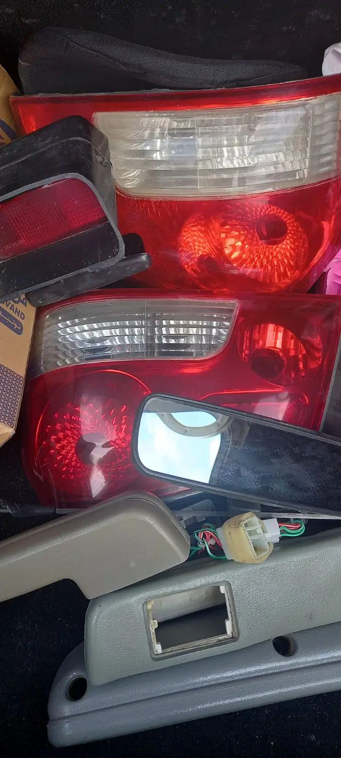 چراغ عقب ۱۳۲|قطعات یدکی و لوازم جانبی|رشت, نامجو|دیوار