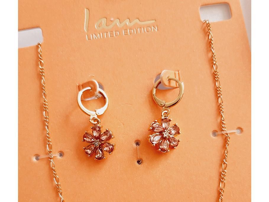 نیمست زنجیری گل نگینی صورتی رویایی|بدلیجات|یزد, |دیوار