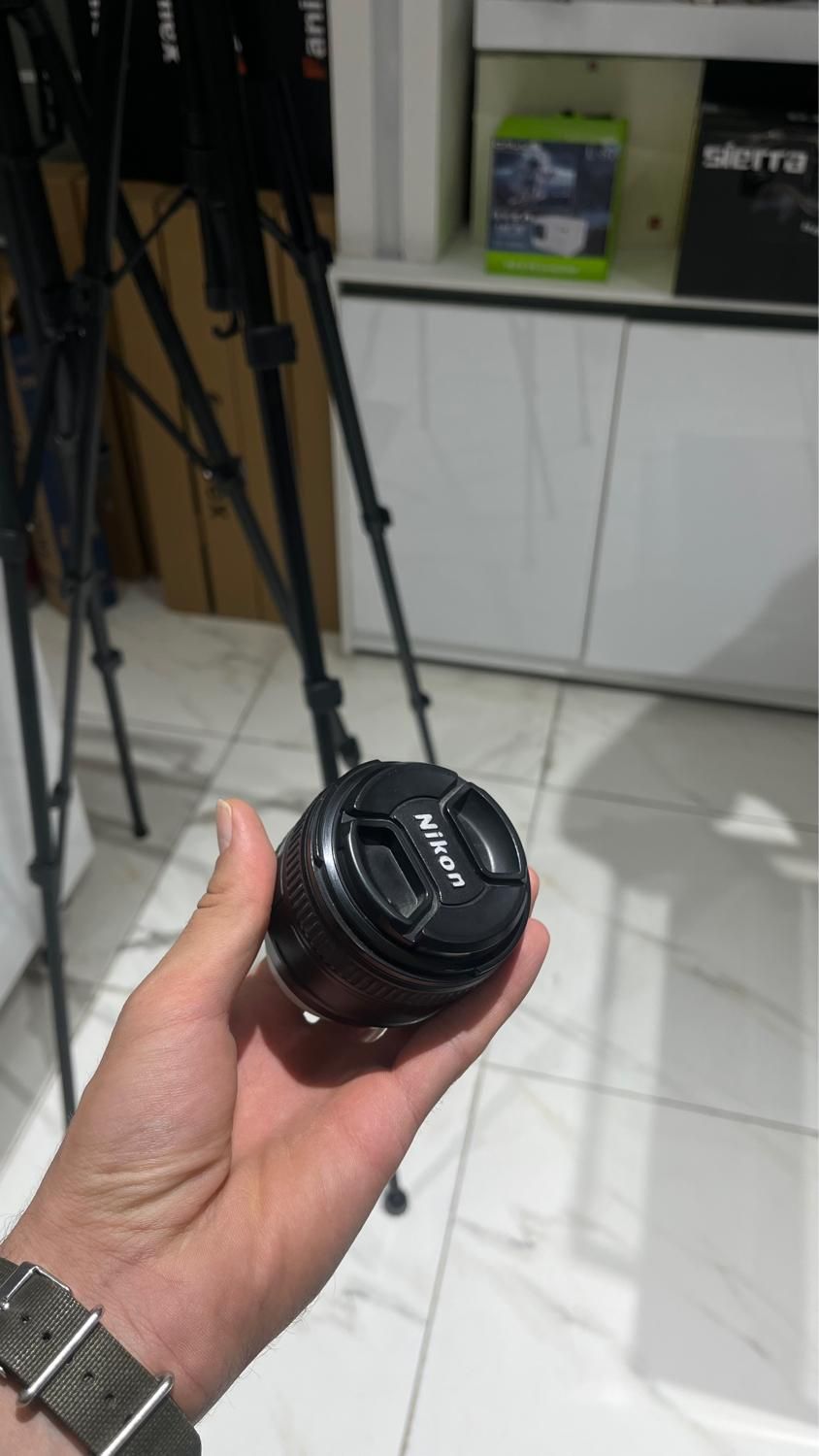 Nikon 50 mm f1/4|دوربین عکاسی و فیلم‌برداری|تهران, فلسطین (میدان انقلاب)|دیوار