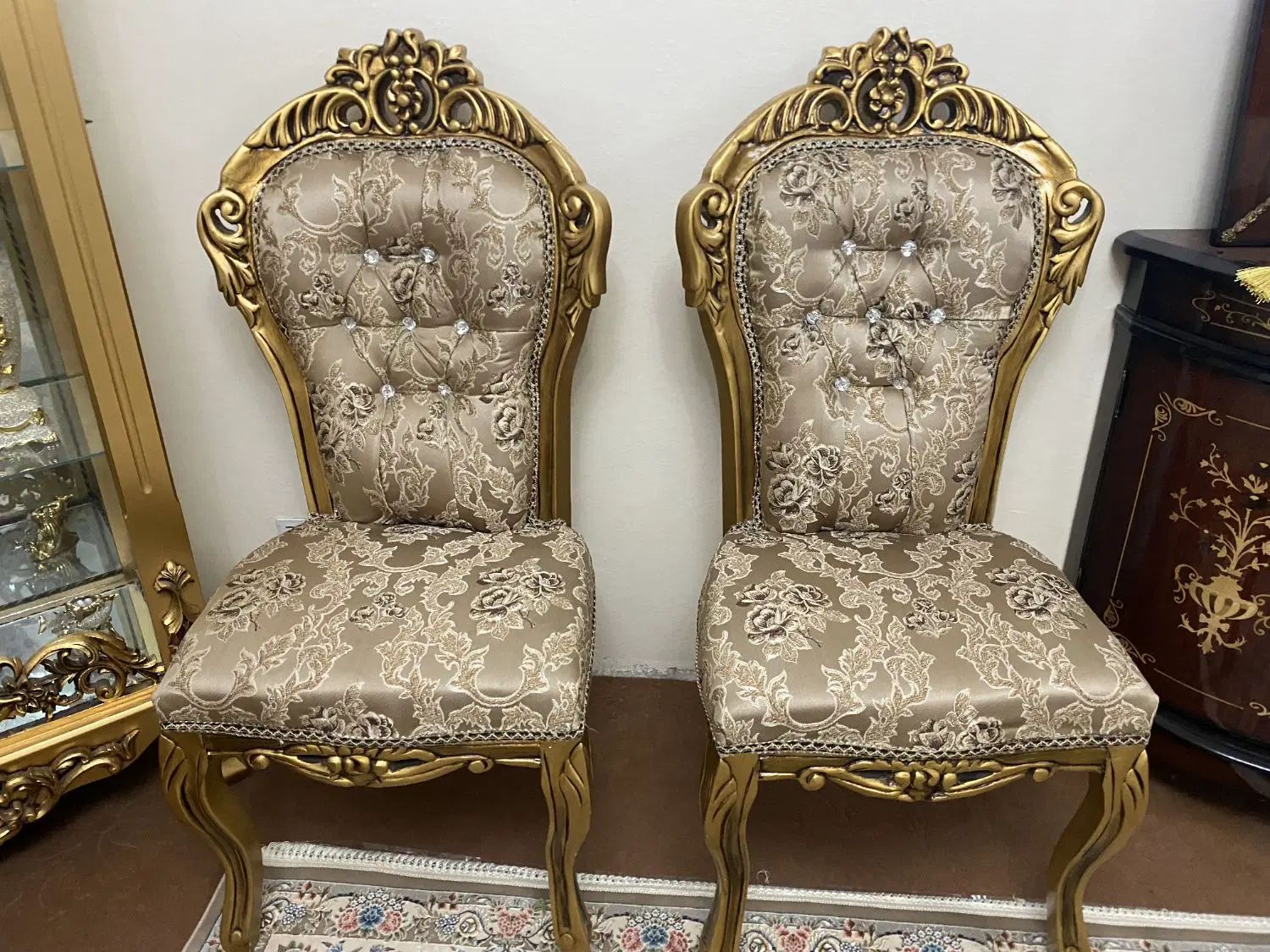 مبل سلطنتی، بوفه ،آینه کنسول،میز تی وی همش ۲۰تومن|مبلمان خانگی و میز عسلی|تهران, شهید فکوری|دیوار