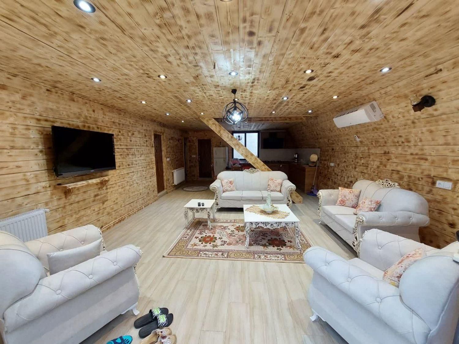 کلبه سویسی لاک چری بااستخر باکد 450|اجارهٔ کوتاهمدت ویلا و باغ|رامسر, |دیوار