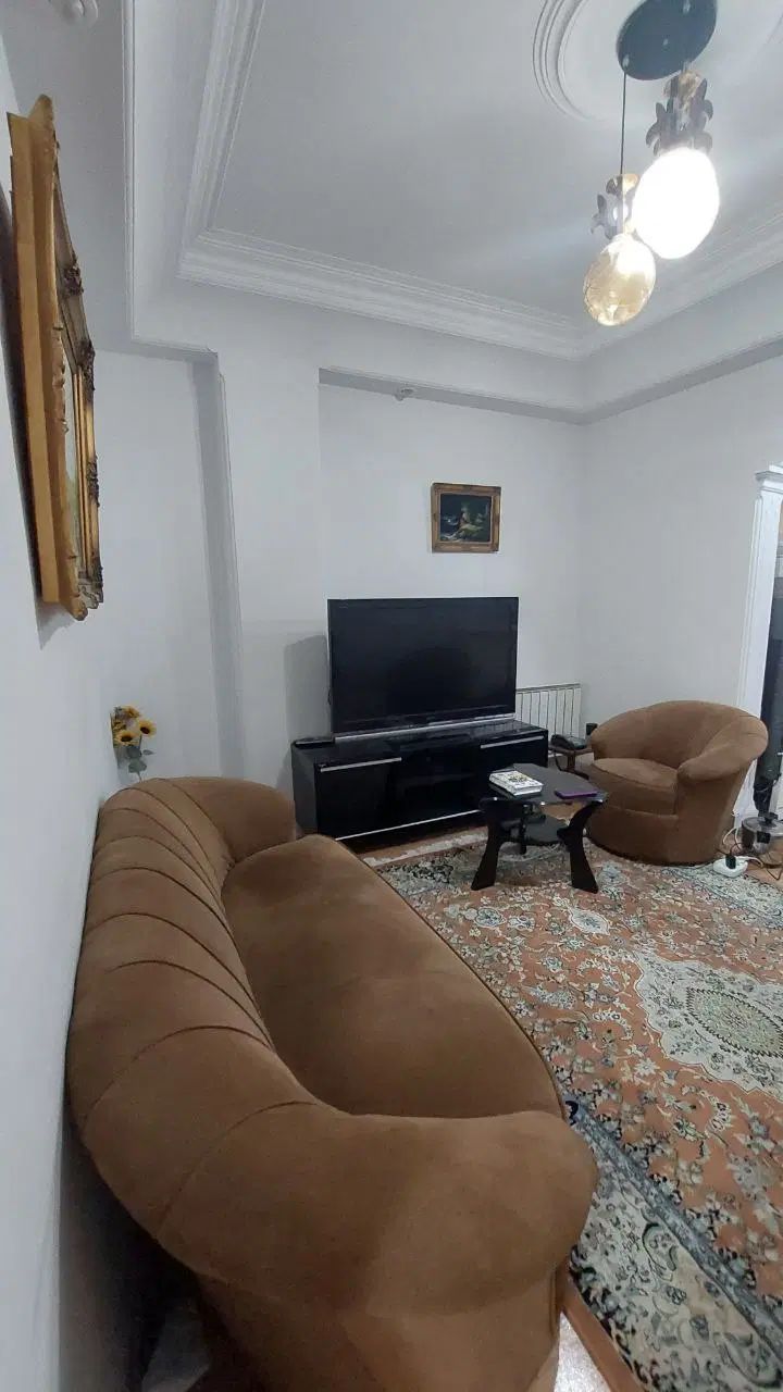 مبل راحتی ۷ نفره|مبلمان خانگی و میز عسلی|رشت, استادسرا|دیوار