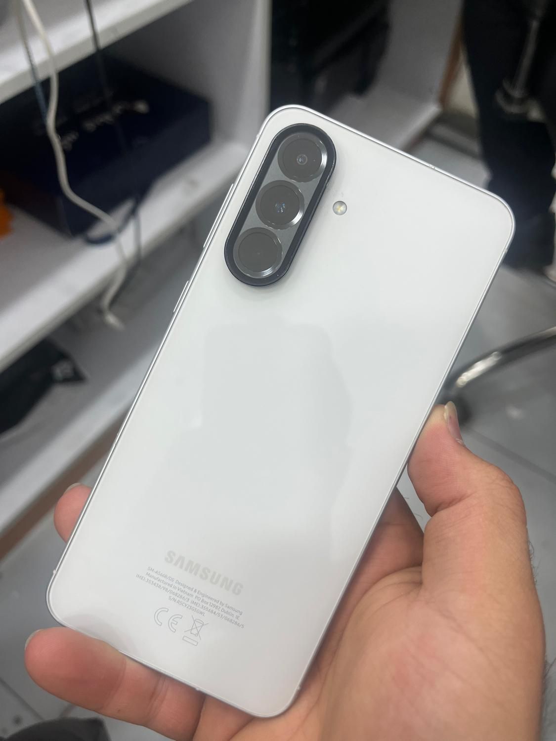 سامسونگ galaxy a56 با حافظهٔ ۲۵۶ گیگابایت|موبایل|اصفهان, آبشار|دیوار