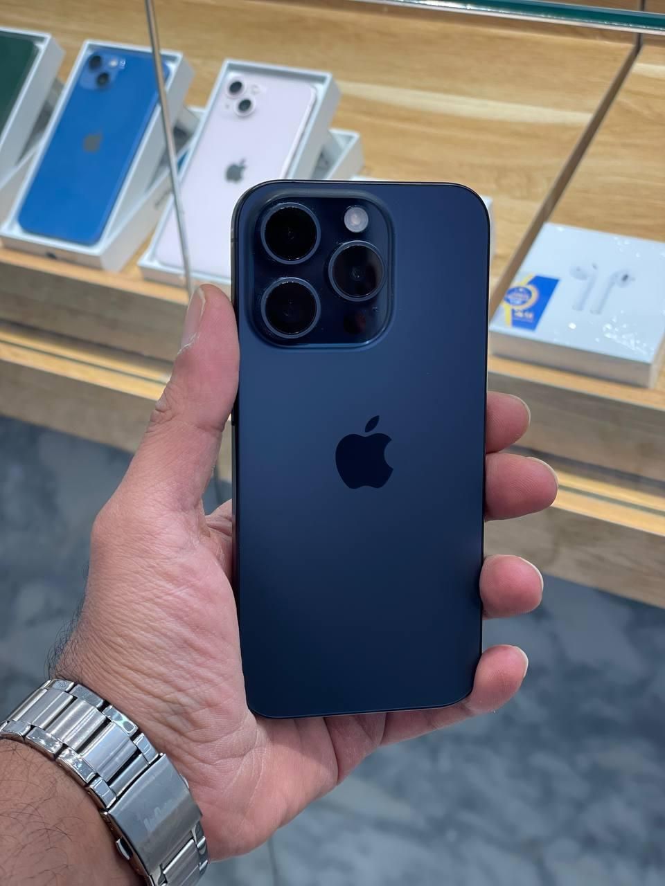 اپل iPhone 15 Pro با حافظهٔ ۲۵۶ گیگابایت|موبایل|تهران, صادقیه|دیوار