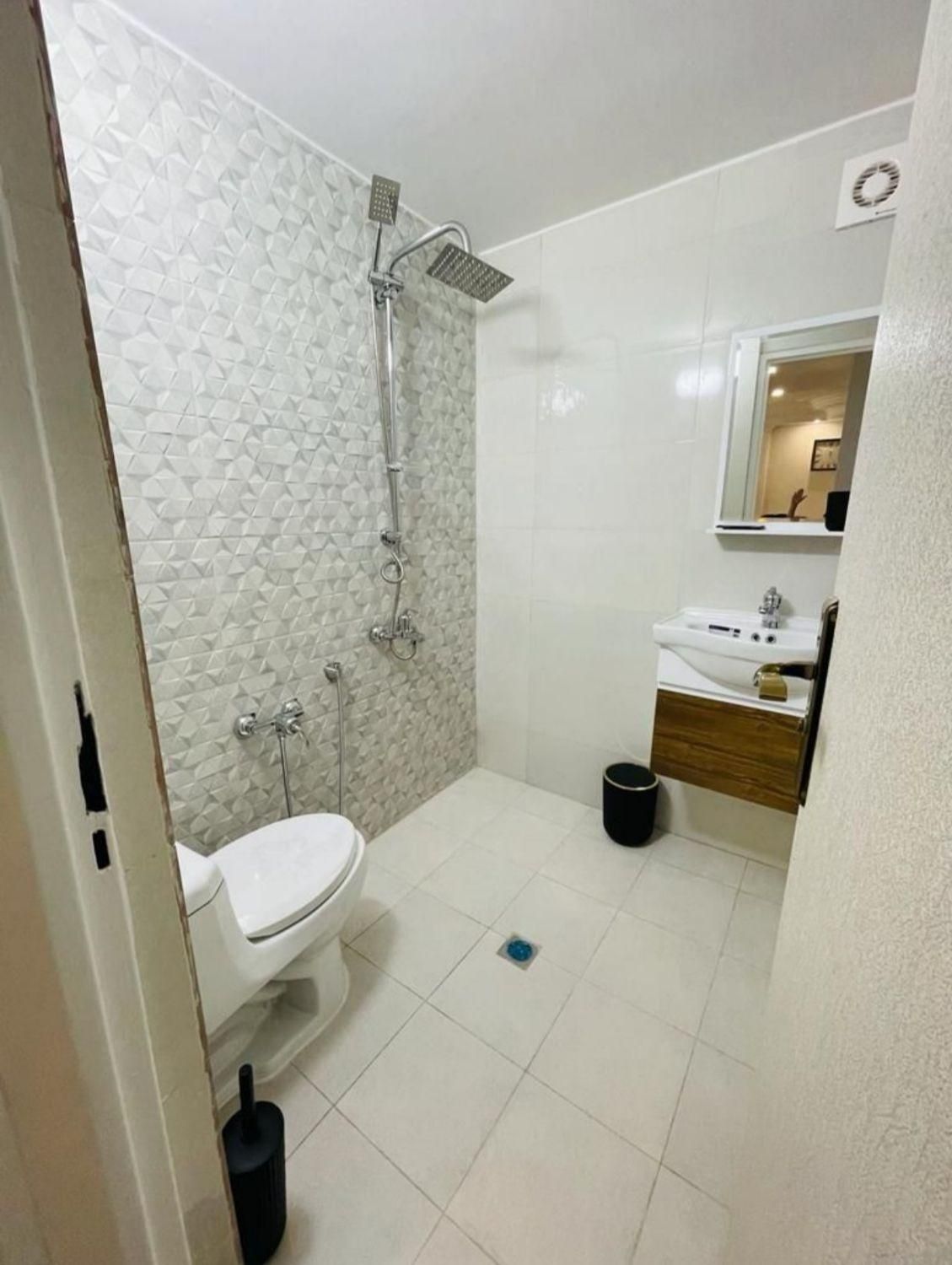 مبله شیک سر خیابان اصلی|اجارهٔ کوتاه‌مدت آپارتمان و سوئیت|بوشهر, |دیوار