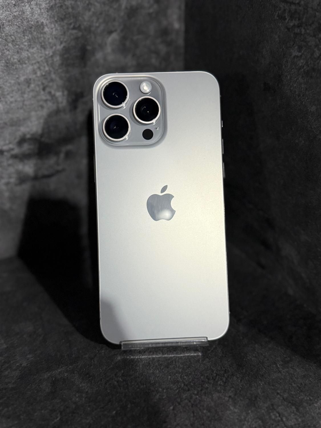 ایفون ۱۵ پرو مکس برا بازنشستگان بدون پیش پرداخت|موبایل|اصفهان, مفتح|دیوار