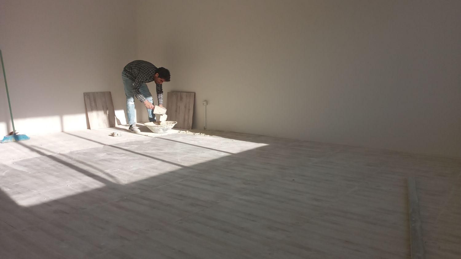 کاشی کاری سرامیک با چسب و سیمان ،کاشیکاری ،تخریب|خدمات پیشه و مهارت|تبریز, |دیوار