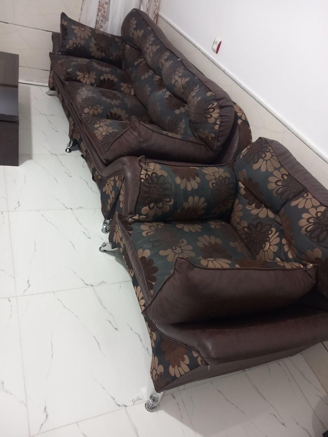 مبل راحتی ۷نفره|مبلمان خانگی و میز عسلی|آباده, |دیوار