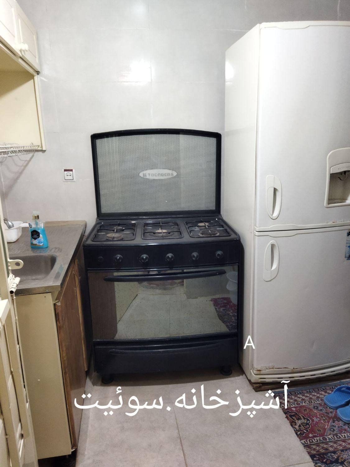 منزل.سوئیت. اتاق مبله شاهچراغ|اجارهٔ کوتاه‌مدت آپارتمان و سوئیت|شیراز, سیاه سنگ|دیوار