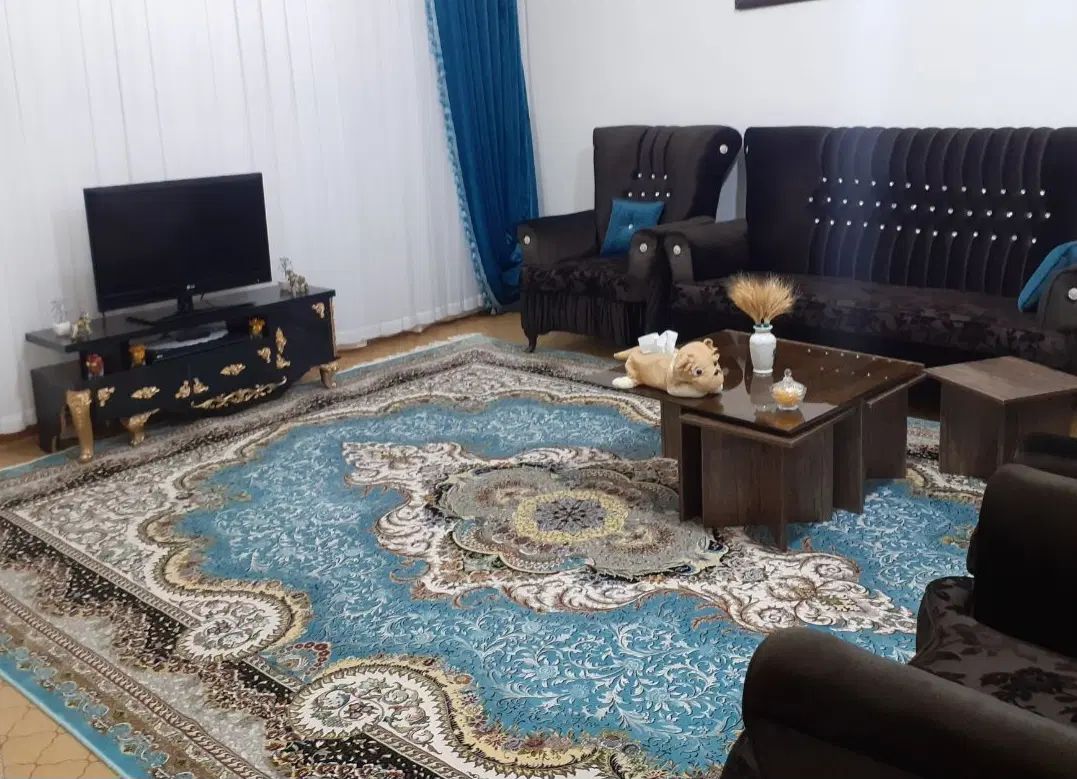 فرش ۱۲ متری ۳۶۰۰ تراکم برای فروش گذاشتم|فرش|رشت, ولکس|دیوار