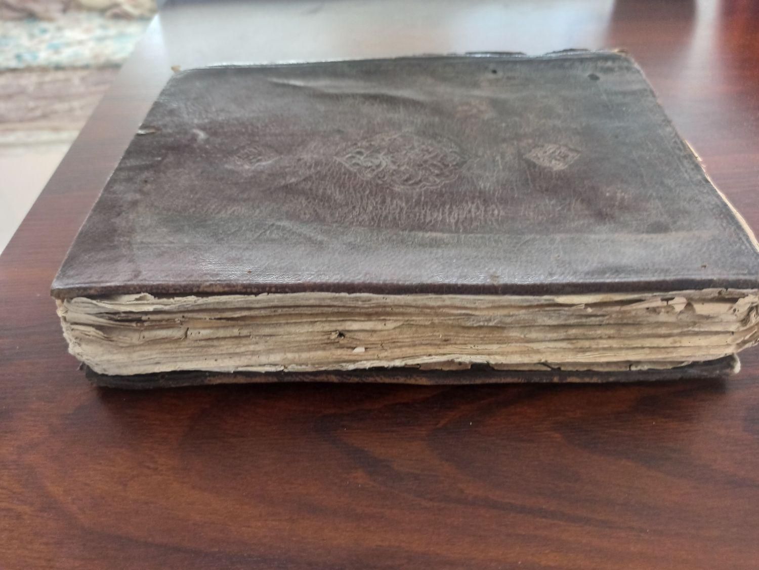 کتاب خطی 500ساله|کتاب و مجله تاریخی|تهران, اکباتان|دیوار