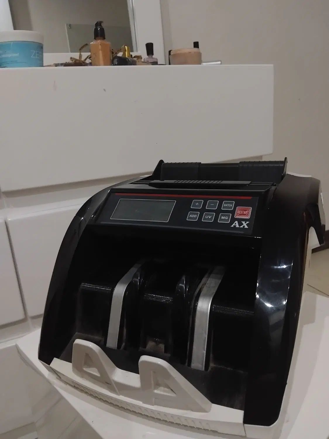 یک دستگاه پول شمار bill counter|فروشگاه و مغازه|کرج, حسین‌آباد|دیوار