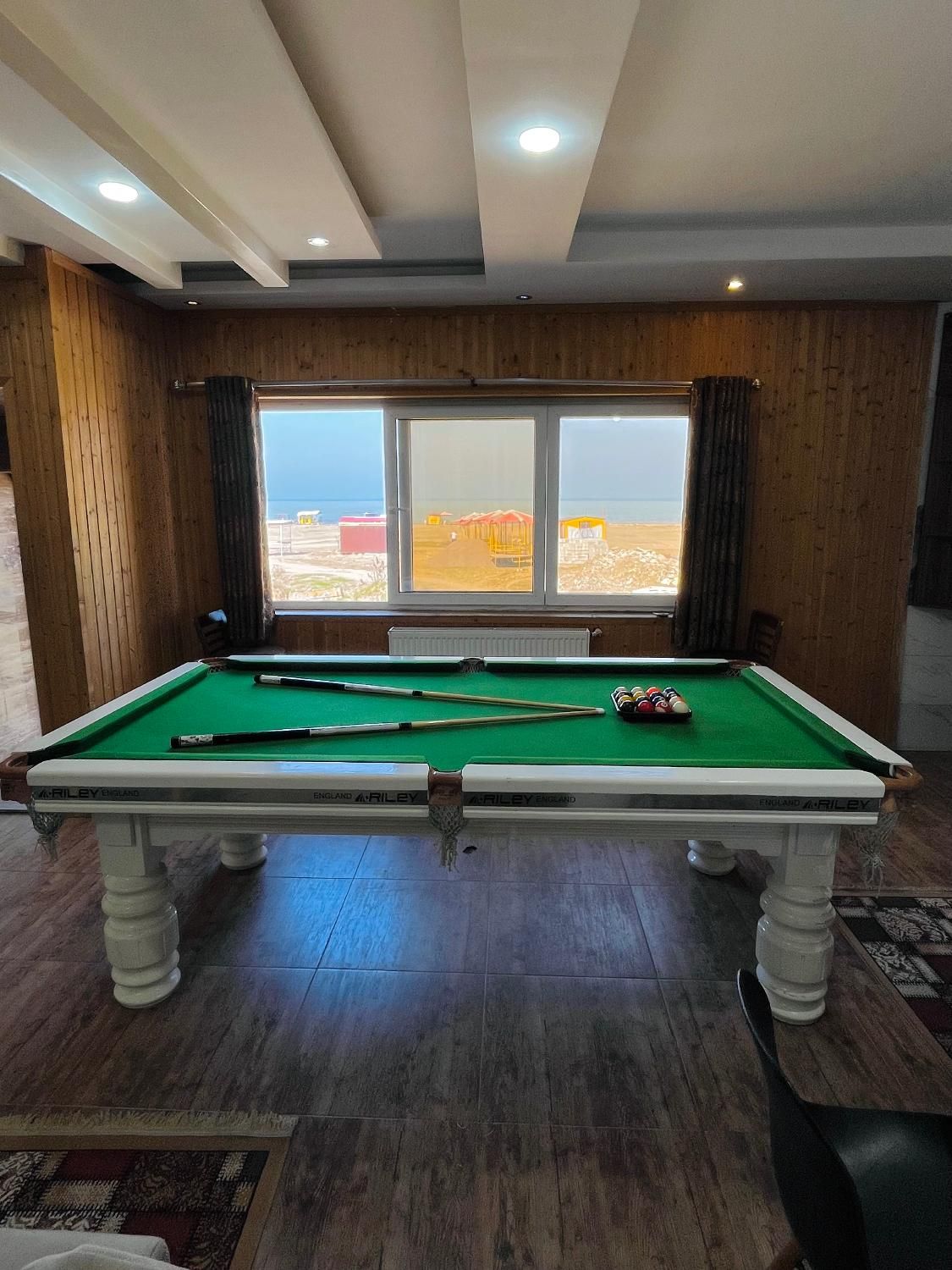 ویلا استخردار با بیلیارد پلاک یک دریا|اجارهٔ کوتاهمدت آپارتمان و سوئیت|بندر انزلی, اطبا|دیوار