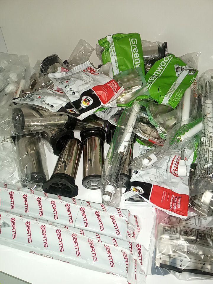 کابینت  سفید طوسی هایگلاس /استفاده نشده(دست دوم)|مصالح و تجهیزات ساختمان|شیراز, زرهی|دیوار