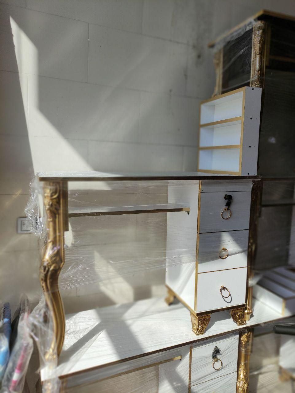 میز کاشت پایه آهویی|آرایشگاه و سالن‌های زیبایی|شیراز, قلعه نو|دیوار