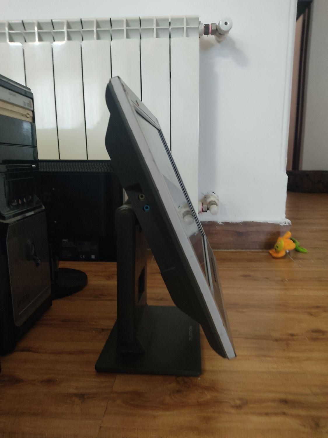 مانیتور کامپیوتر lcd|قطعات و لوازم جانبی رایانه|رشت, رودباری|دیوار