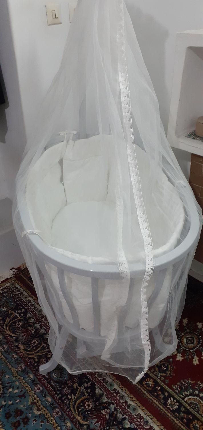 تخت چوبی نوزادی|تخت و صندلی بچه|لنگرود, |دیوار