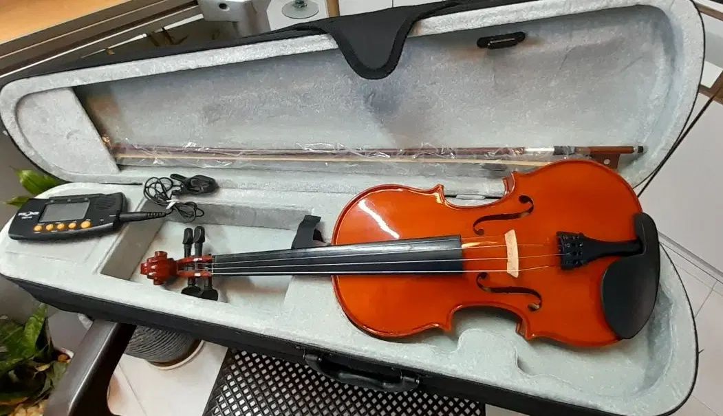 ویولن amati 100 اماتی ۱۰۰ با مترونوم|ویولن|اصفهان, نقش جهان|دیوار